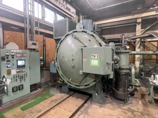 横型真空炉 TV-1(IHI) 外観